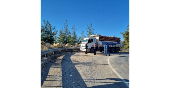 Rahatsızlanıp aracından indiği sırada kafasını çarpıp öldü