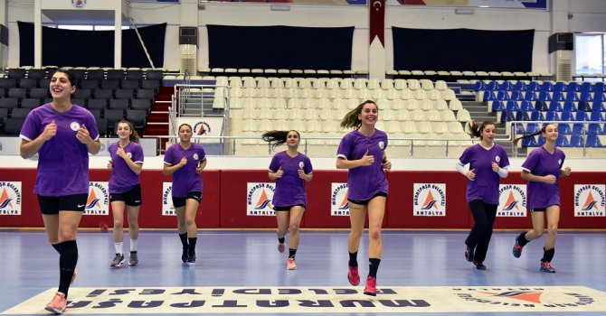 Paşanın Melekleri sezonu açıyor