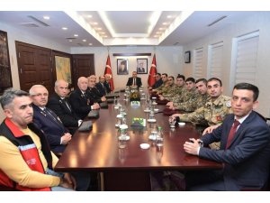 Elban: “Kahraman gazilerimizin ve aziz şehitlerimizin manevi hatırasına minnettarız”