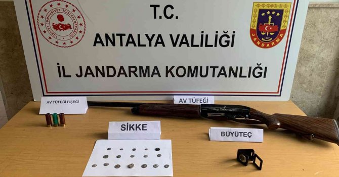 Tarihi eser kaçakçılığı operasyonunda 17 sikke ele geçirildi
