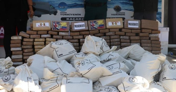Mersin’de 5 bin 878 operasyonda, 1 ton 25 kilogram uyuşturucu ele geçirildi