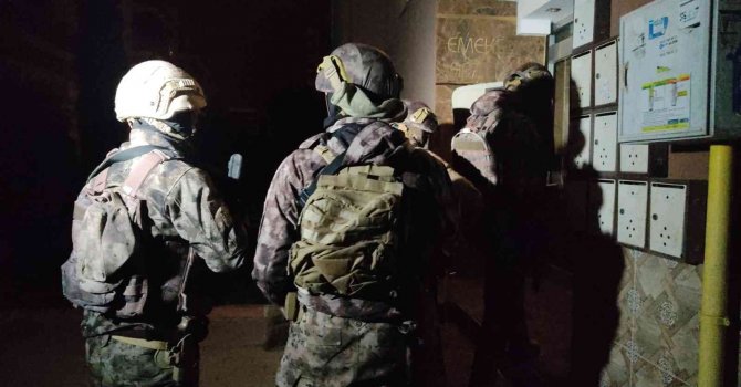 FETÖ’nün güncel yapılanmasına şafak operasyonu