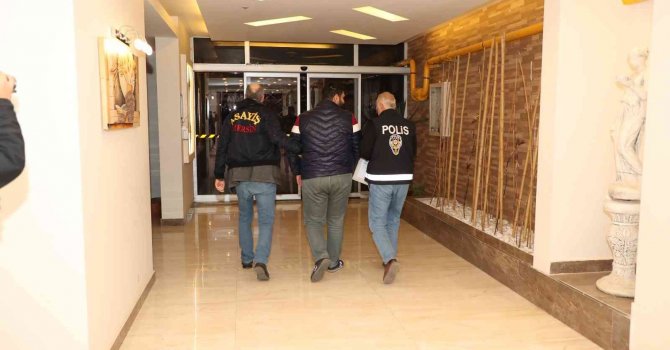 Mersin’de FETÖ operasyonu: 14 gözaltı