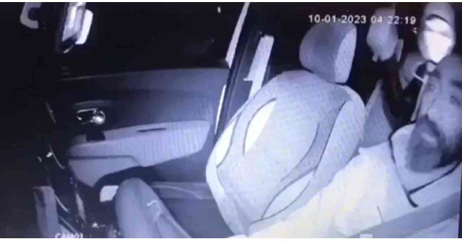 Müşteri gibi bindiği takside sürücüye kaldırım taşı ile dehşeti yaşattı