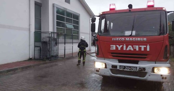 Klima motorunda çıkan yangın söndürüldü