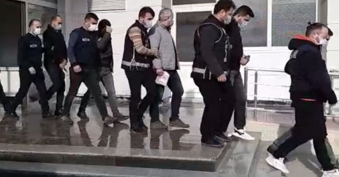Mersin’de FETÖ operasyonu: 5 tutuklama