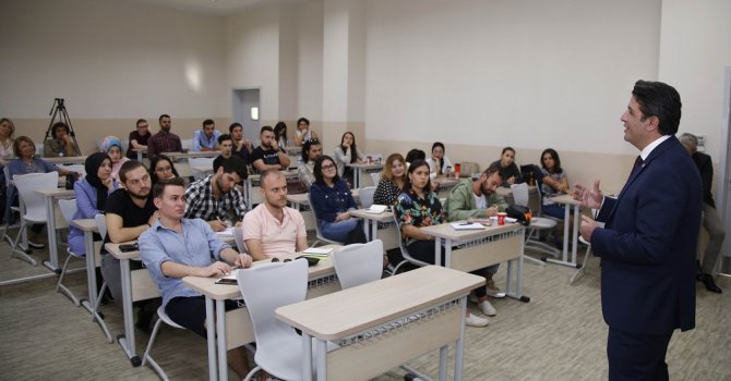 Başkan Genç, Bilim Üniversitesi’nde derse girdi