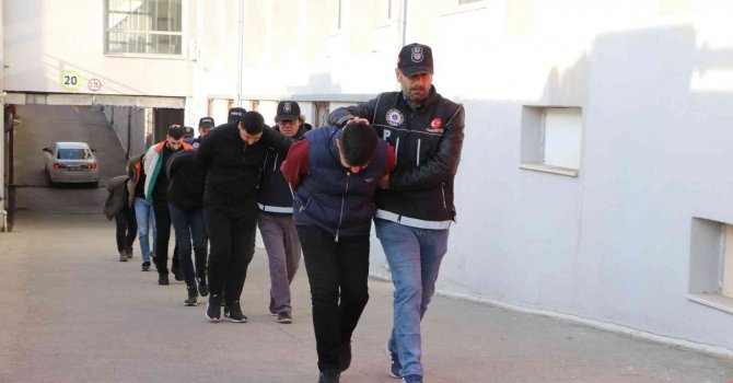 Adana’da 87 kilo esrar yakalatan 6 zanlı tutuklandı