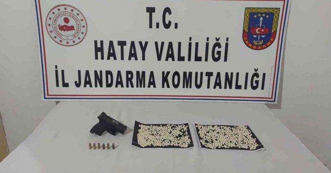 Hatay’da bin adet captagon ele geçirildi