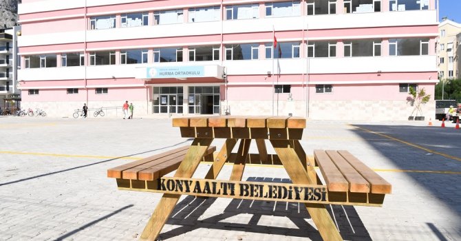 Başkan Esen, “Okullara desteğimiz sürüyor”