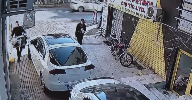 Elektronik mağaza işleten çift, 43 bin 550 liralık eşyanın parasını alamadıkları iddiasıyla şikayetçi oldu