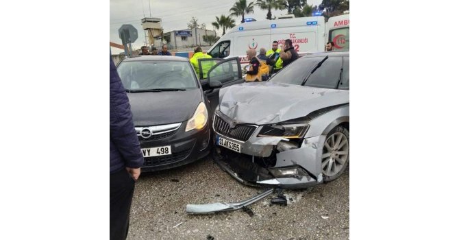 Hatay’da trafik kazası: 1 ölü, 2 yaralı