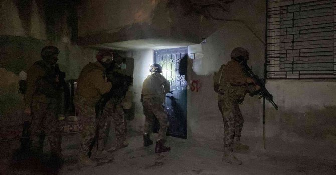 Mersin’de "huzur ve güven" operasyonu: 17 gözaltı kararı