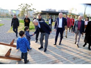 Akdeniz’de geri dönüşüm malzemeleri çocuk parkına dönüşüyor