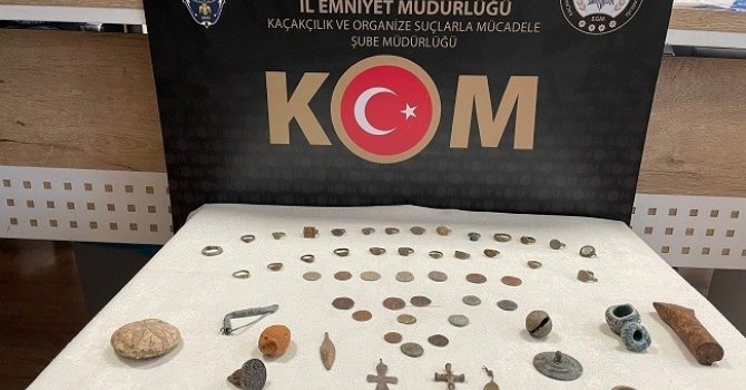 Satmaya çalıştığı tarihi eserlerle yakalandı