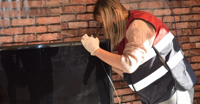 Hatay’da evi yanan aileye destek