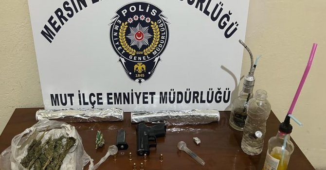 Mersin’de uyuşturucu operasyonu: 4 gözaltı