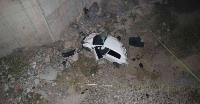 Adana’da kontrolden çıkan otomobil Çakıt Çayı’na uçtu: 1 ölü, 2 yaralı