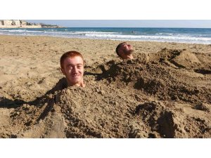 Kış ortasında deniz ve kum keyfi