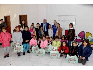 Çocukların karne hediyesi Başkan Akay’dan