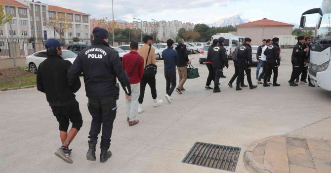 Antalya’da aranan 51 firari yakalandı