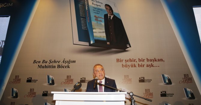 Aşık olduğu şehrin kitabını yazdı