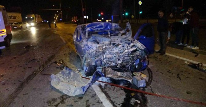 Ehliyetine alkolden 2042 yılına kadar el konulan sürücü alkollü halde kamyona arkadan çarpıp öldü