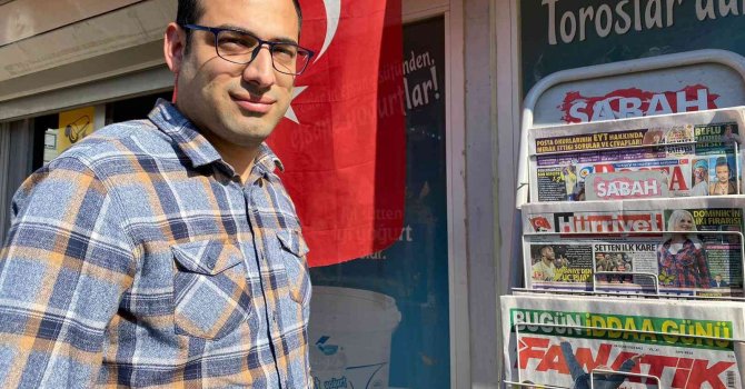 İade gazeteleri arabalarına yükleyip çaldılar