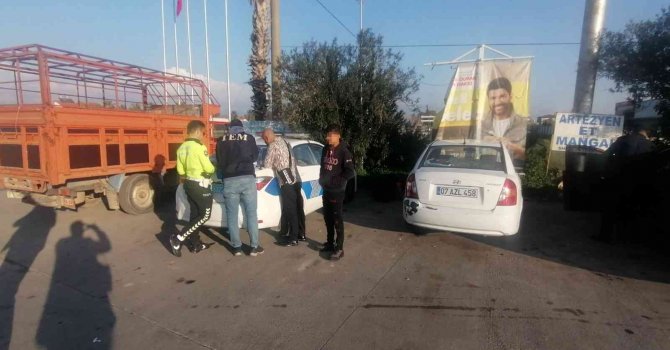 Antalya TEM’den korsan taksi operasyonu