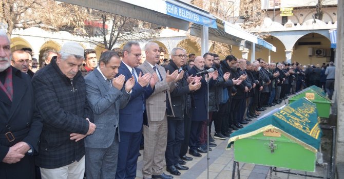 MHP’li eski vekilin ağabeyi ve yengesi son yolculuğuna uğurlandı