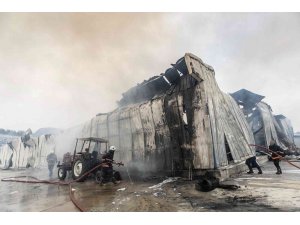 Mersin’de mobilya üretim atölyesinde yangın