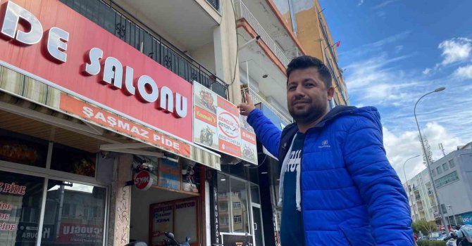 Fırtınaya dayanamayan 10 metrelik baca otomobilin üzerine düştü