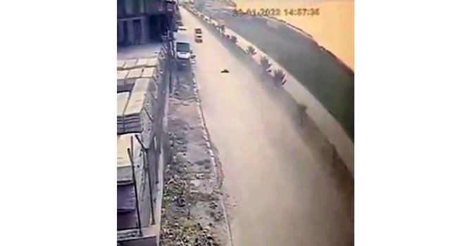 Sokak köpeğinden kaçarken minibüsün çarptığı çocuk hayatını kaybetti