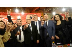 Kozan’da MHP’ye 850 kişi katıldı