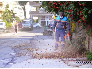 Alanya Belediyesi şehrin temizliğinde 7/24 görevde