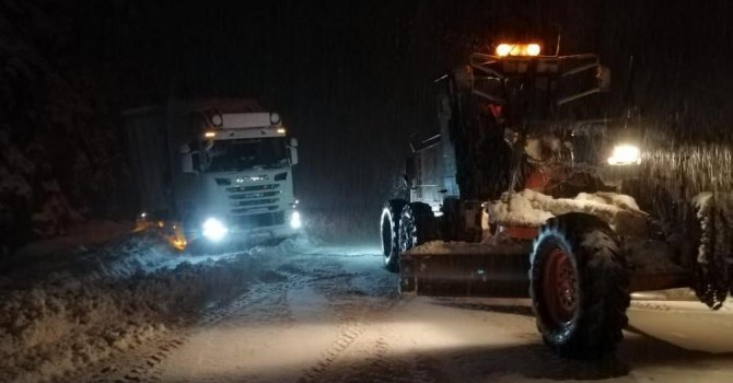 Antalya- Konya Kara Yolu tırların geçişine kapatıldı