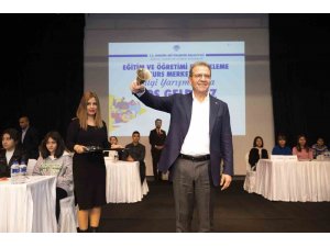 Seçer, öğrencilerin yarışma heyecanına ortak oldu