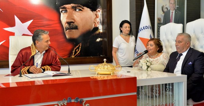 Nikahı Başkan Uysal kıydı