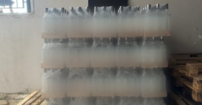 Antalya’da kaçakçılık operasyonu: 864 şişe sahte içki ele geçirildi