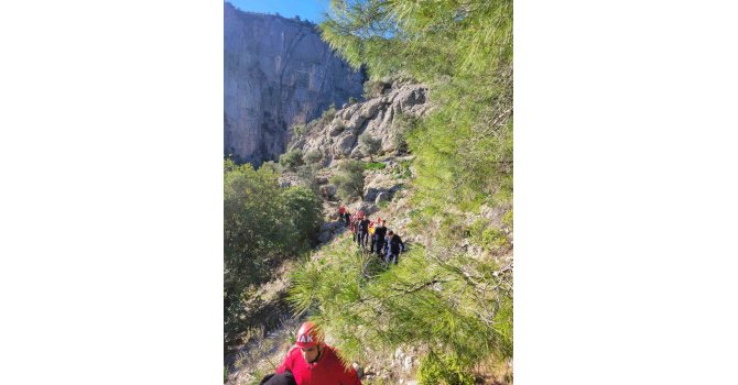 Kanyonda 170 metreden aşağıya düşüp hayatını kaybetti