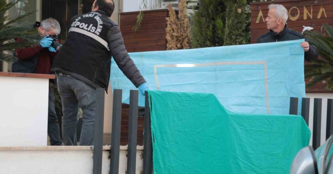 Feci ölüm: Pencere silerken 11’inci kattan düştü