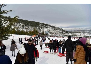 Davraz Kayak Merkezi’nde sömestr yoğunluğu: 20 günde 90 bin ziyaretçi