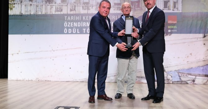 Başkan Böcek “Büyük Ödül”ü aldı