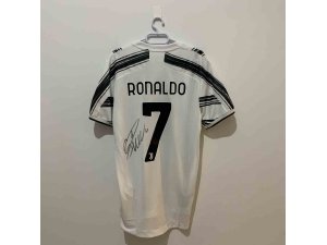 Ronaldo’nun formasından elde edilecek gelir depremzedelere gidecek