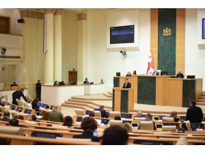 Gürcistan Parlamento Başkanı Papuaşvili’den Türkiye’ye yardım çağrısı
