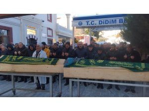 Depremde hayatını kaybeden karı koca son yolculuğuna uğurlandı