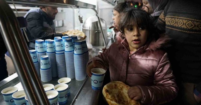 Şahinbey’de depremzedelere kumanya desteği