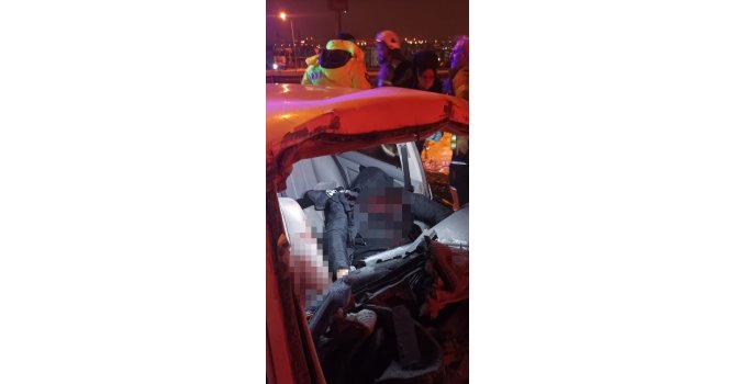 Silivri’de otomobil kar küreme aracına ok gibi sapladı: 1 ölü