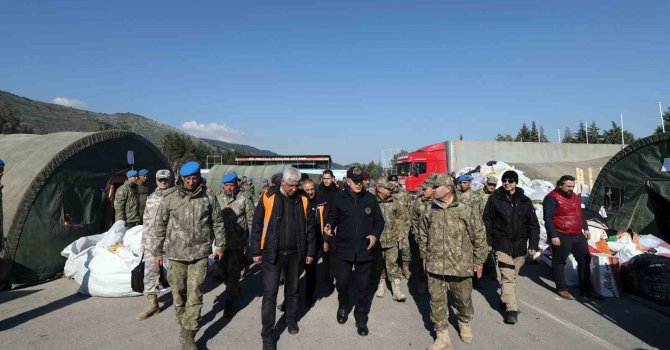 Mehmetçik Hatay’a lojistik destek üssü kurdu