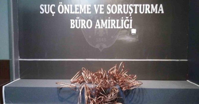 Tramvay inşaatı şantiyesinden kablo çalan hırsızlar yakayı ele verdi